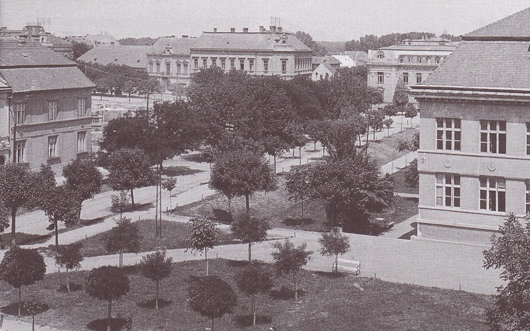 Park na Jugoslovenskom (Avijatičarskom) trgu, kod OŠ Kraljević Tomislav (Svetozar Miletić) – 1930 god
